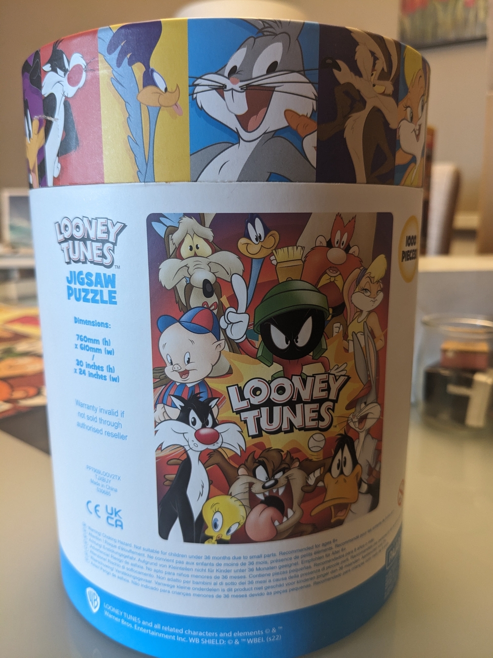Warner Bros. Looney Tunes Jigsaw Puzzle - White, Blue, Red, Yellow - Picture 4 of 5